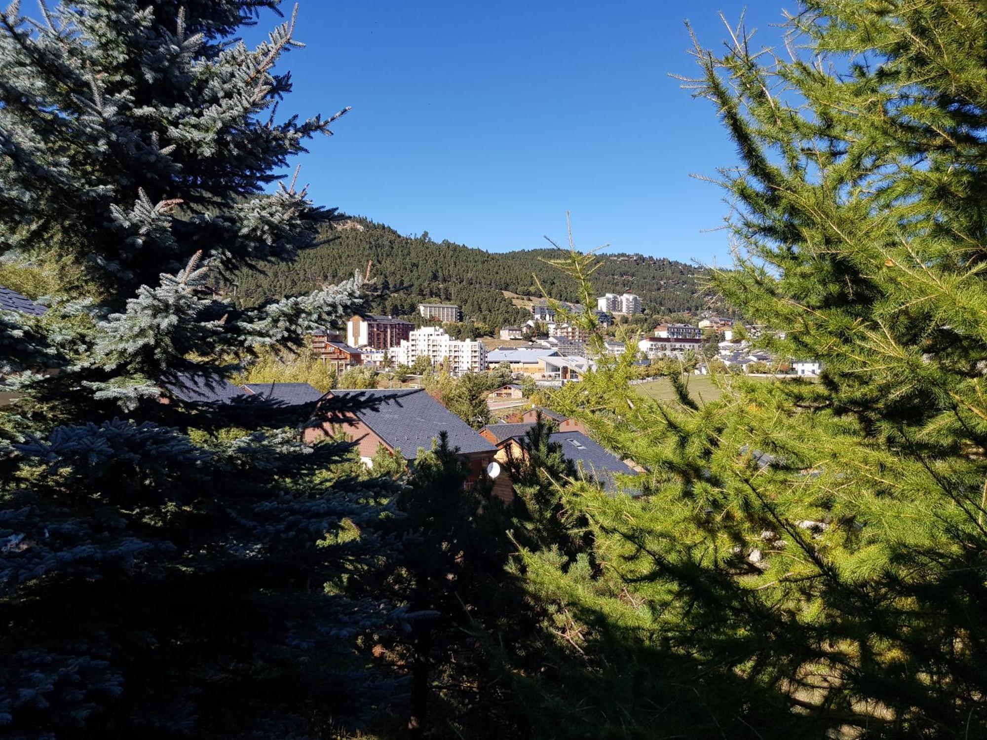 Chalet Pres Des Pistes Avec Vue Panoramique Les Angles  Eksteriør bilde